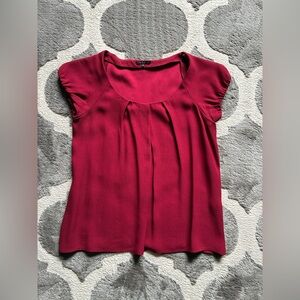 Theory Women's size P Cherry Red Blouse Top scoop neck short sleeves pleated